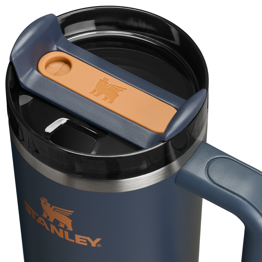 Large Capacity The Quencher H2.0 Flowstate Tumbler D030T - Double-Wall Vacuum Insulated Travel Tumbler with Straw Detail